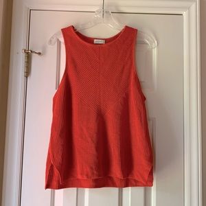Sleeveless, sweater top